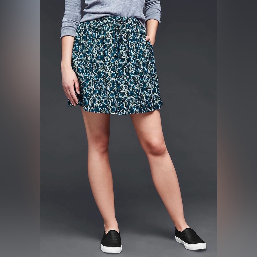 GAP Animal Print Blue and Green Women's Skirt with Pockets- Medium